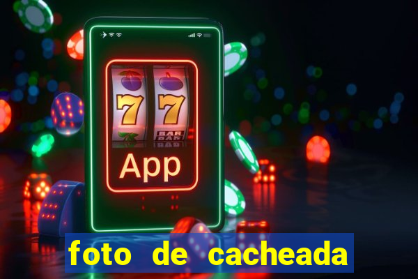 foto de cacheada no espelho